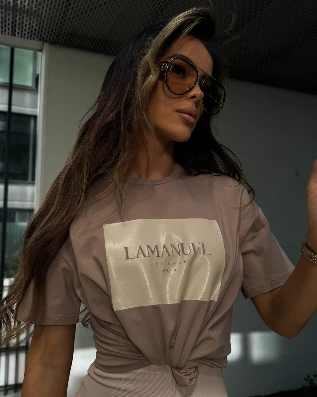 T-shirt LaManuel Control Uni beżowy cappuccino czarny bialy
