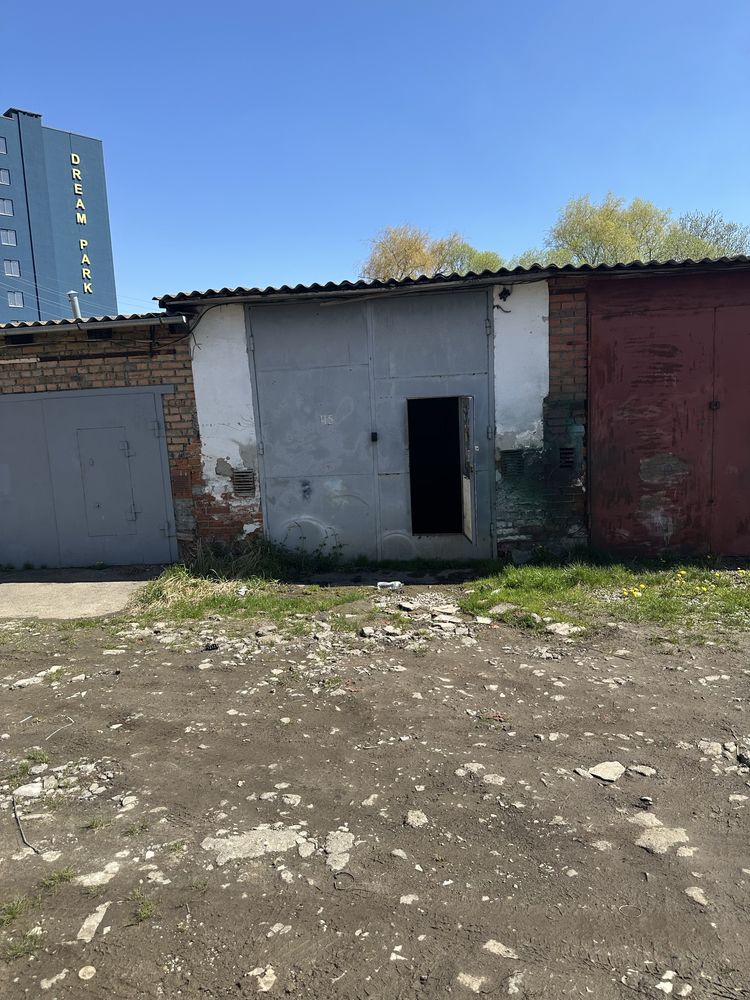 Продам гараж в центрі міста