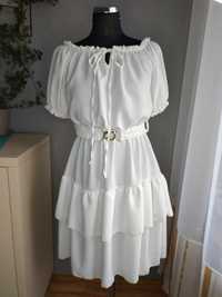 Biała sukienka z paskiem