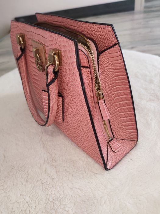 Torebka różowa guess