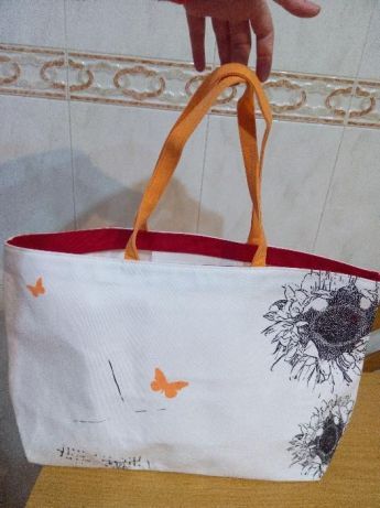 CLARINS mala com alça e dois padrões diferentes dos dois lados NOVO