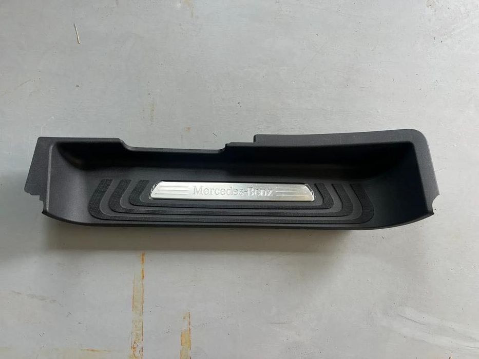 Nakładka osłona progowa próg przód prawy Mercedes Vito V klasa W447
