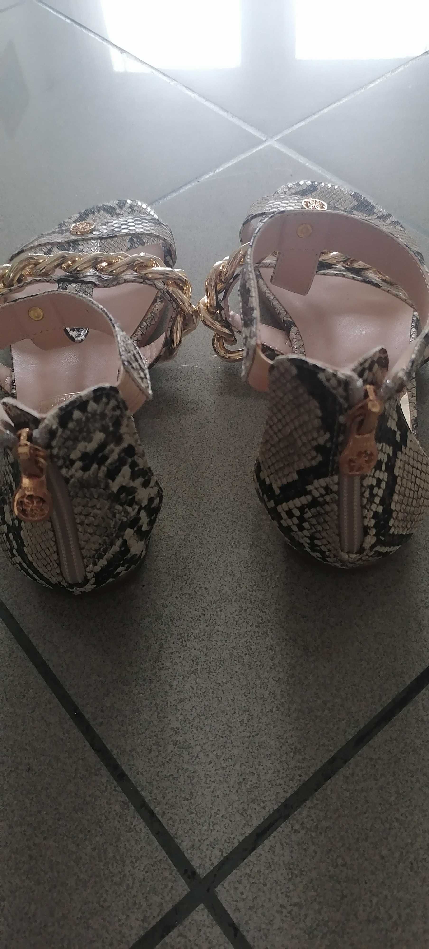 Sandałki Guess rozm 38