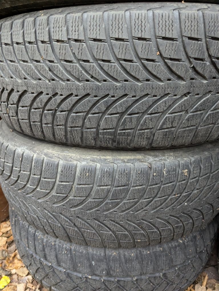 Opony zimowe 235/60R18