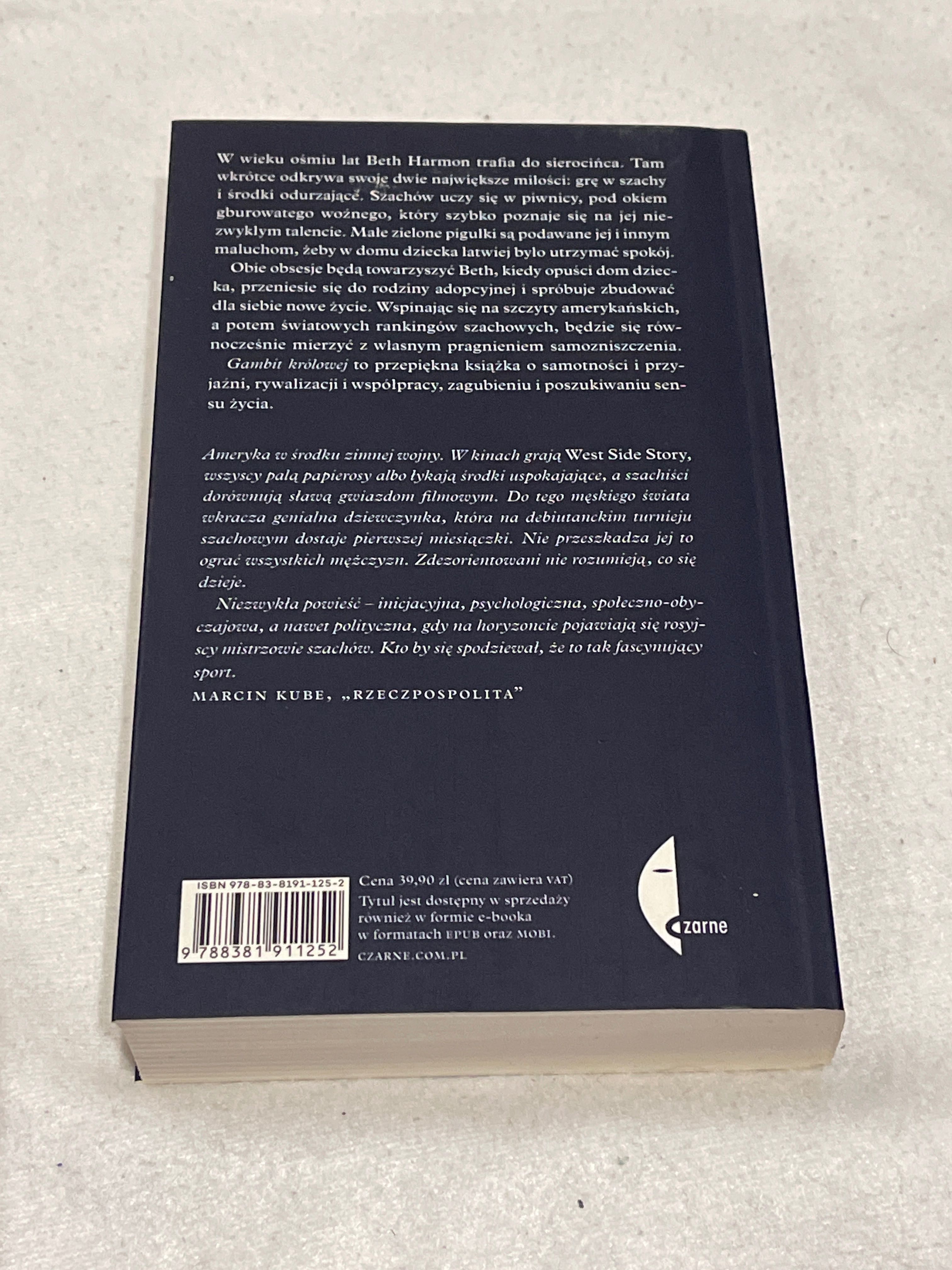 Gambit królowej - Tevia