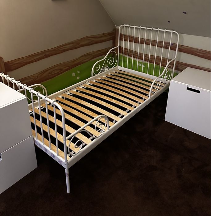 Ikea łóżko rama z dnem rosnace z dzieckiem.