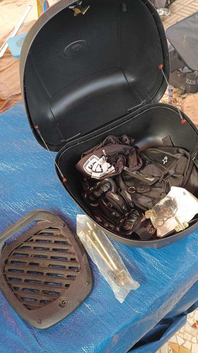 Top Case Baú 24L Moto Mota Carga Bagageira Universal