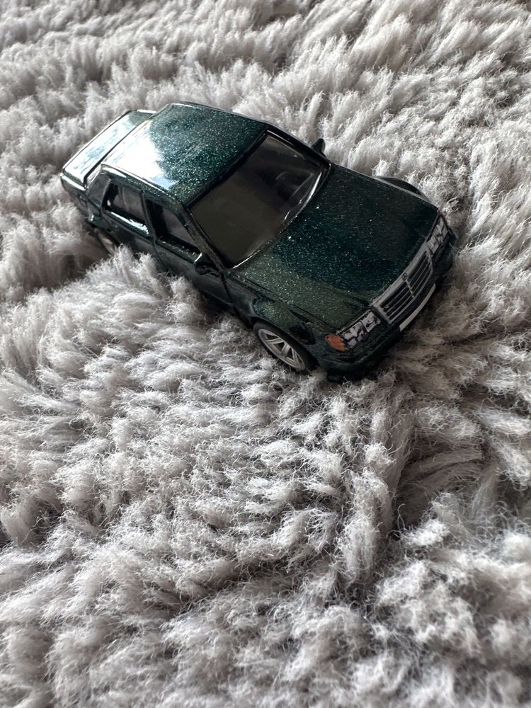 Hot wheels mercedes 500 E custom