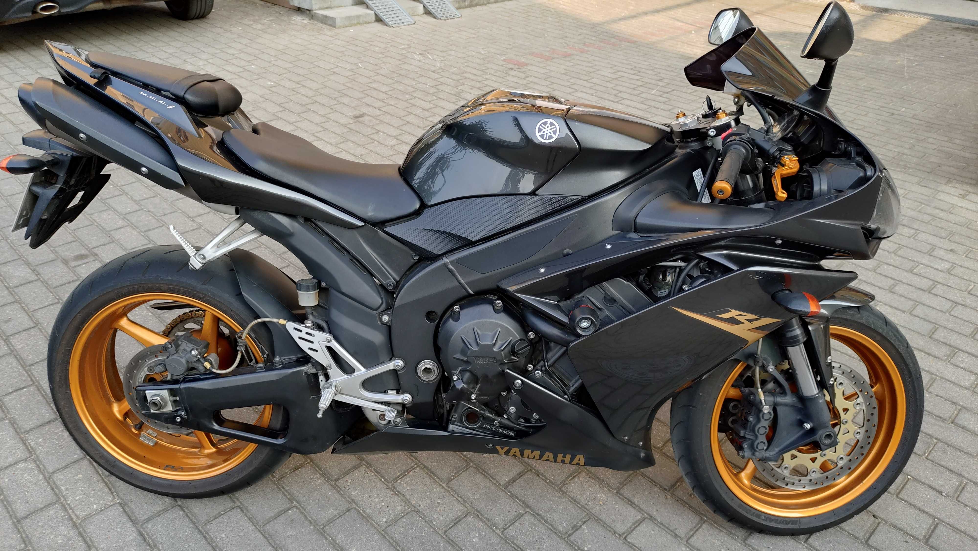 YAMAHA R1 RN 19 2008 r