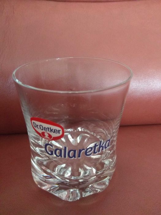 szklanka logo Dr Oetker