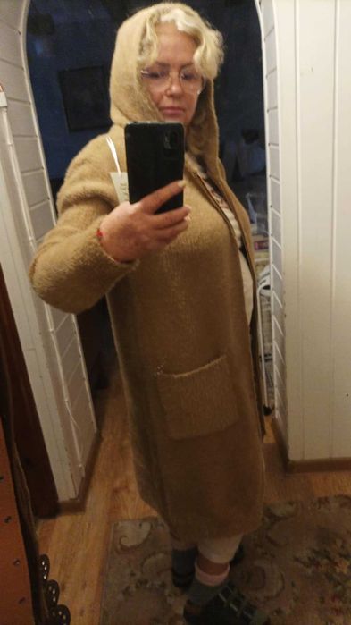 Nowy, dlugi sweter damski alpaka z kapturem, karmelowy.