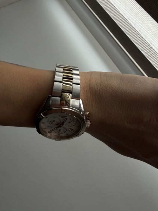 Наручний годинник Tissot з діаманиами