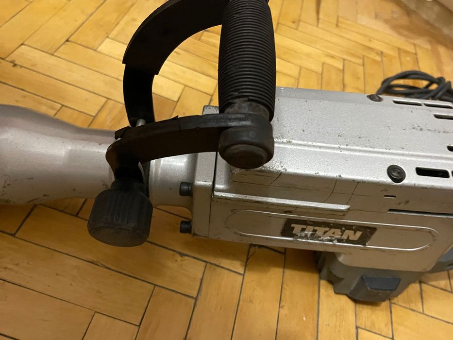 Отбойний молоток Titan