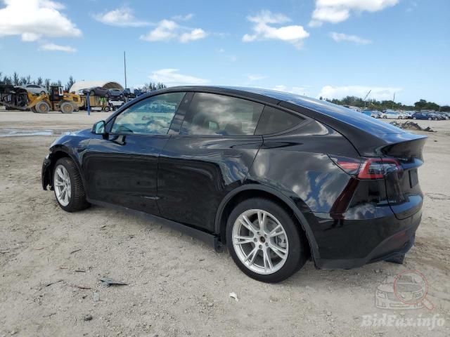 Tesla Model Y четверть ліва права кришка багажника