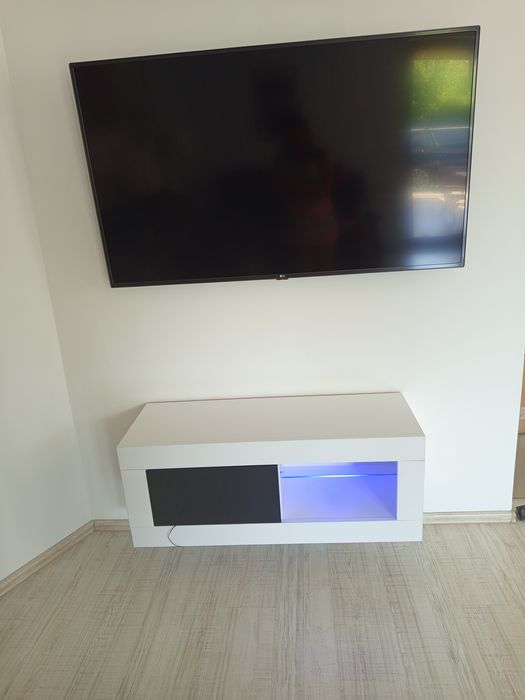 Szafka RTV LED półka pod tv