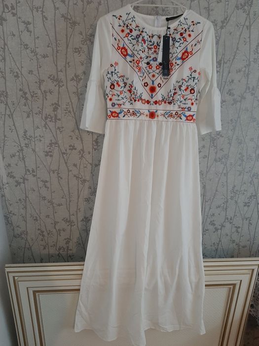 Суня Нова. Квітковим принтом