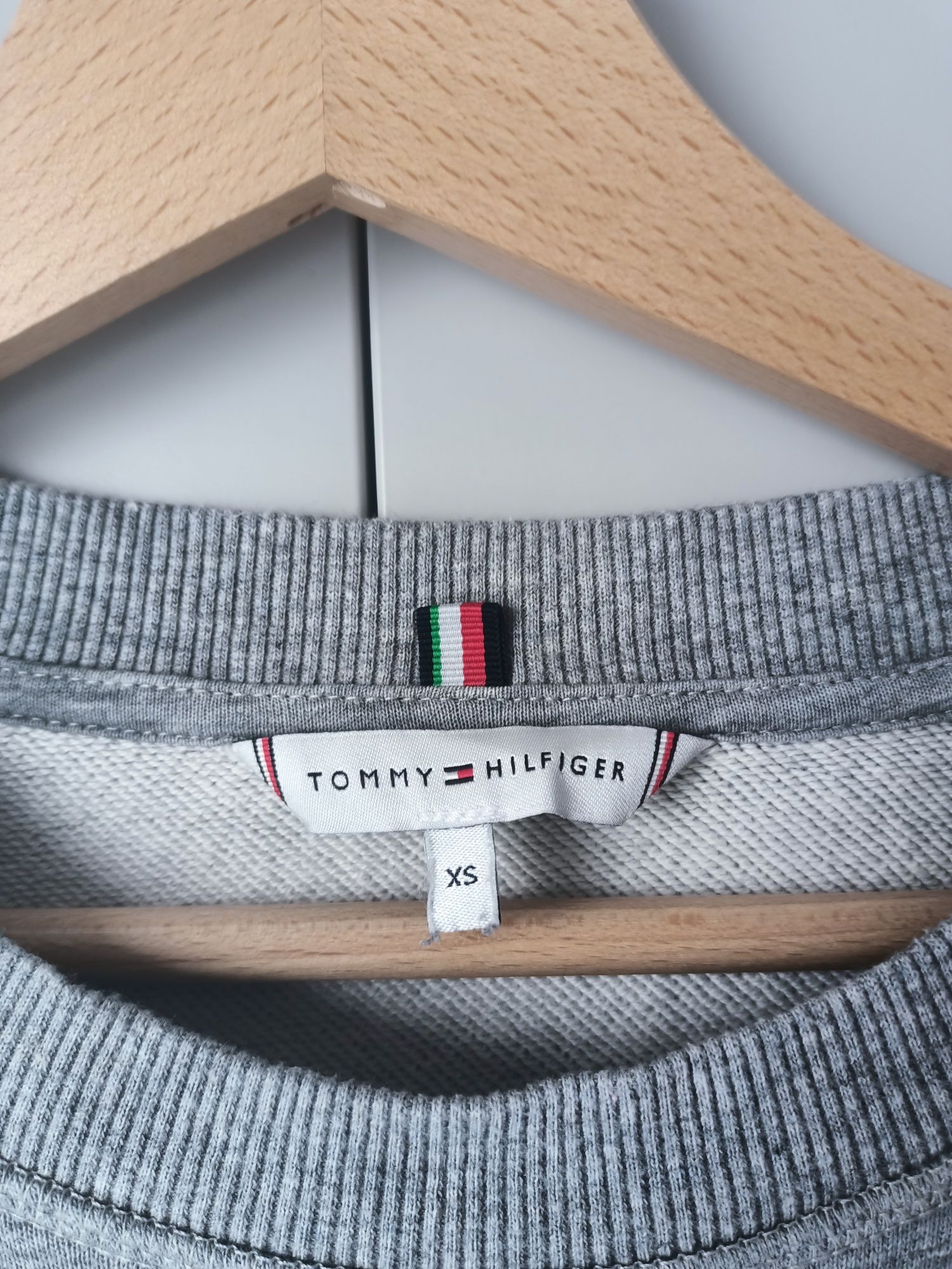 Bluza bez kaptura szara Tommy Hilfiger krótka oversize