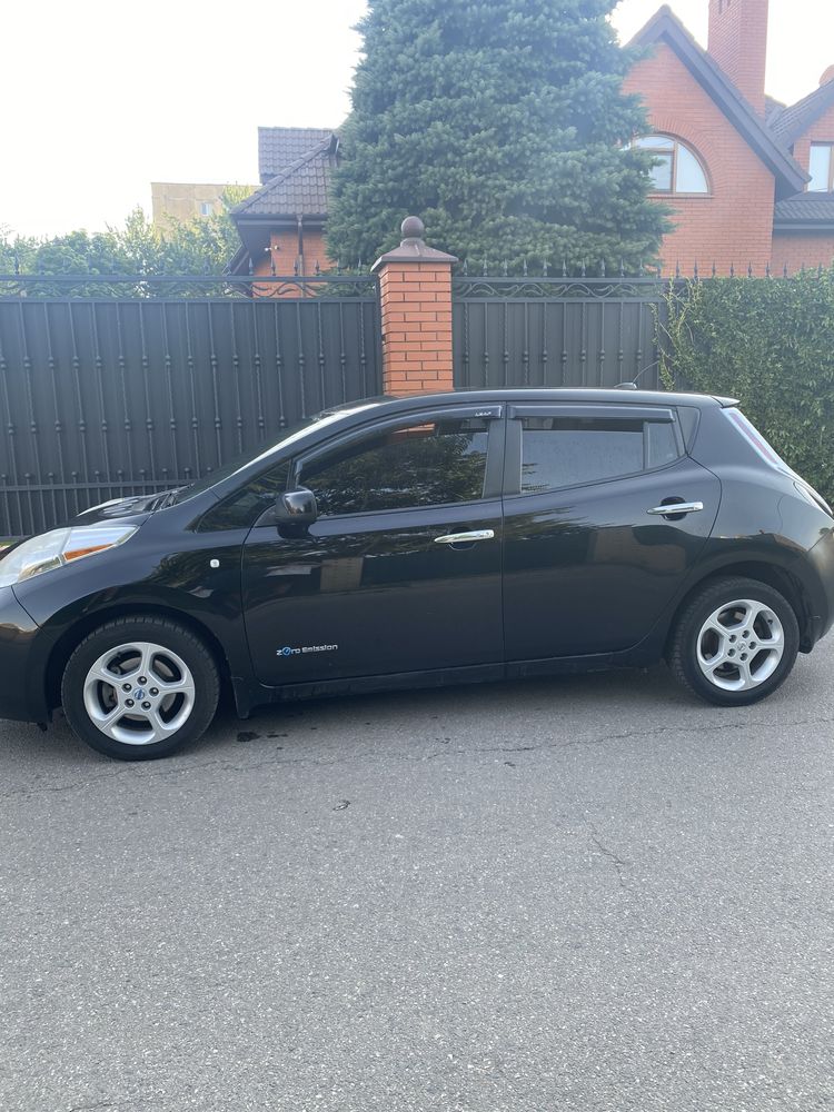 Nissan leaf, 2013 рік