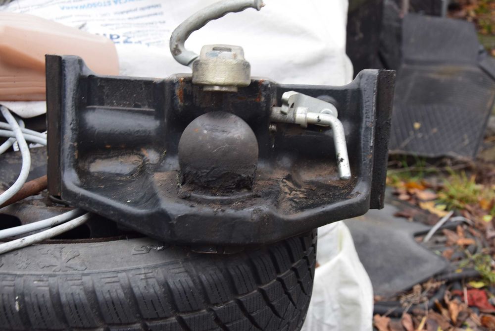 Sprzedam zaczep kulowy  przesuwny  NEW HOLLAND  CASE  orginalny