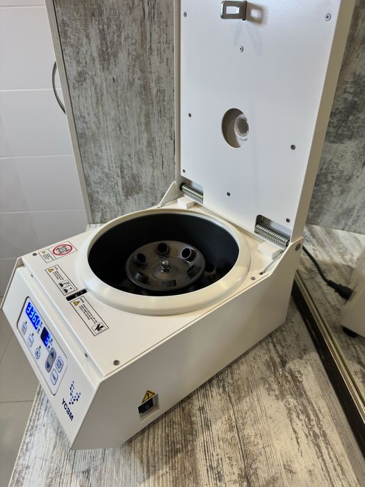 Центрифуга для лабораторных анализов и плазмолиятинга