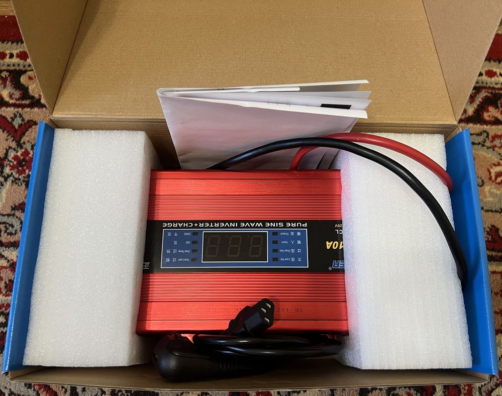 Инвертор Suoer FPC-1000СL Charger 10A с функцией зарядки