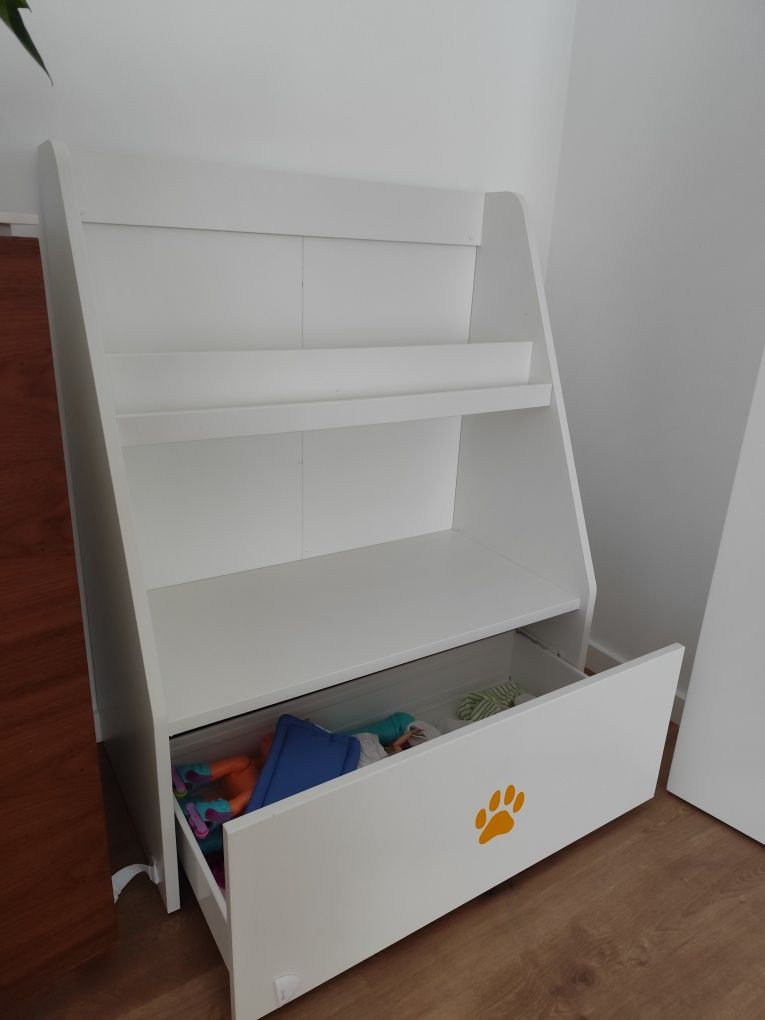 Escaparate com gaveta IKEA