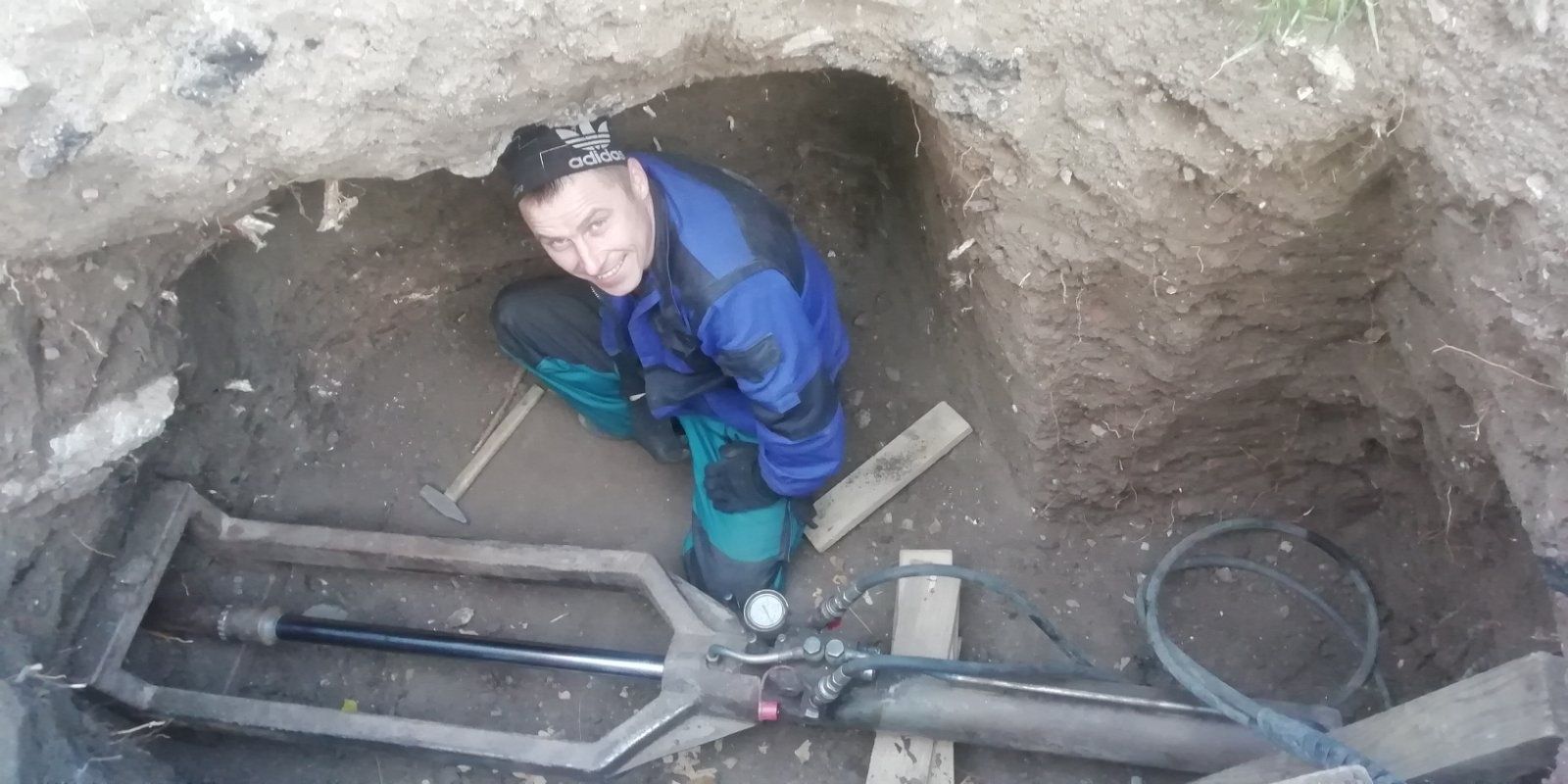 Прокол грунта під дорогою, дровокол