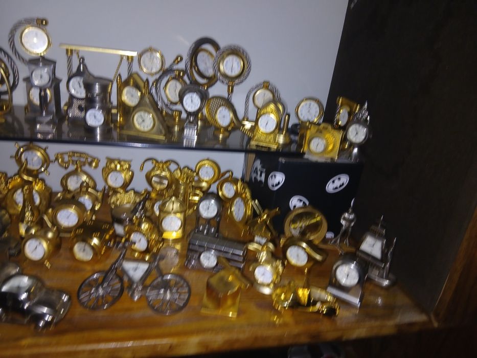 Coleção 100 Relógios em mnitura 500 €