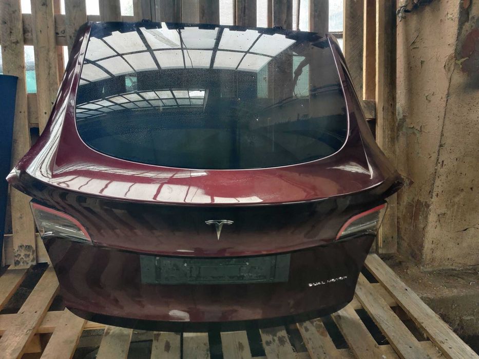 Tesla Model Y кришка багажника ляда - рест дорест