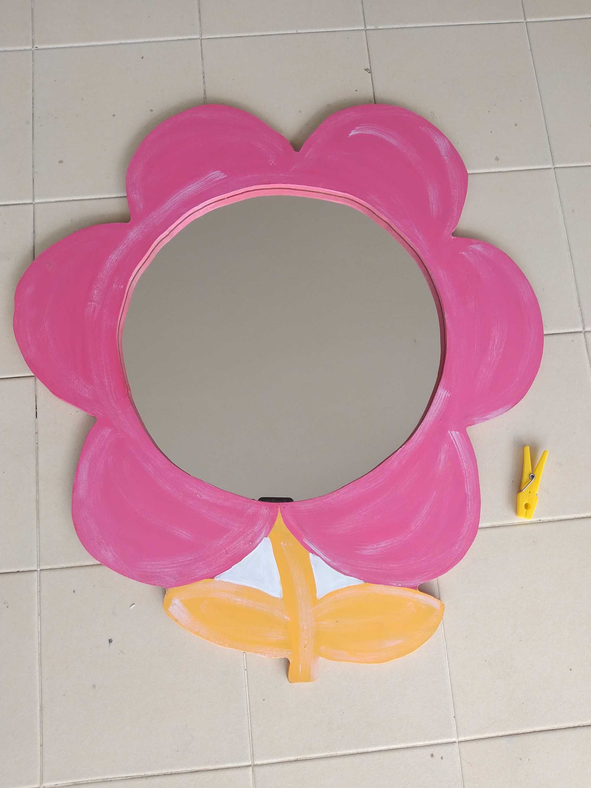 Espelho de quarto de bebé /menina