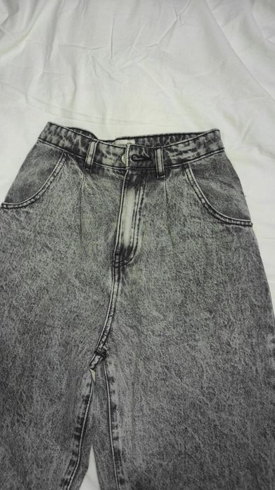 Джинси . Колір сірі