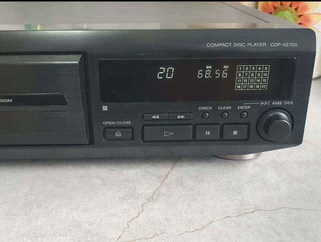 Odtwarzacz CD Sony cdp-xe700