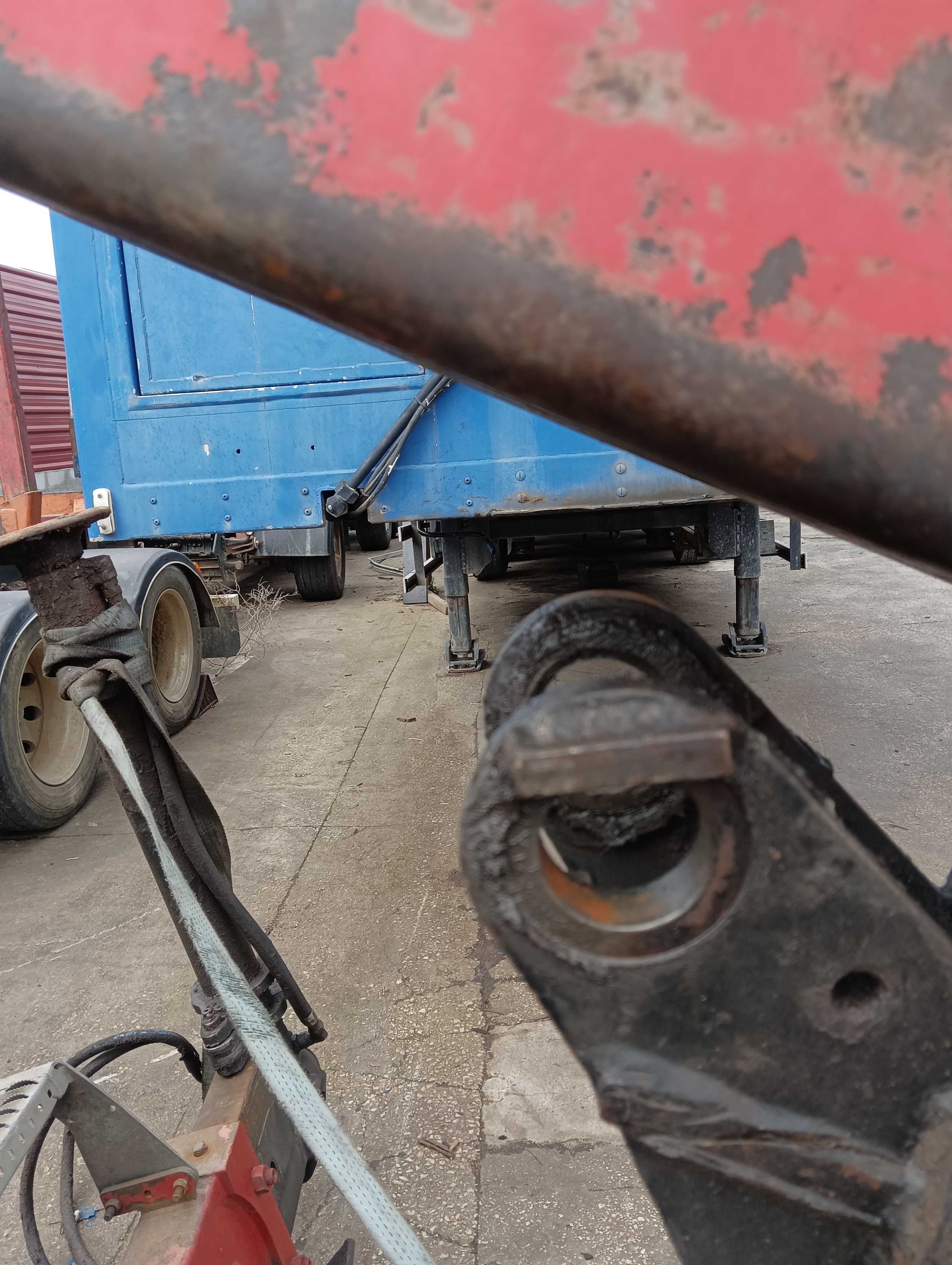 Grua loglift em bom estado