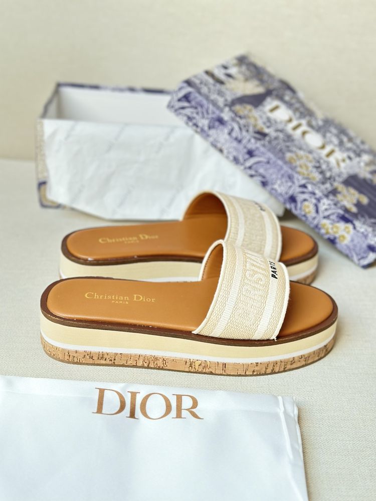 Шлепанцы Dior , тапки Dior, шльопки ,шльопанці  , босоножки