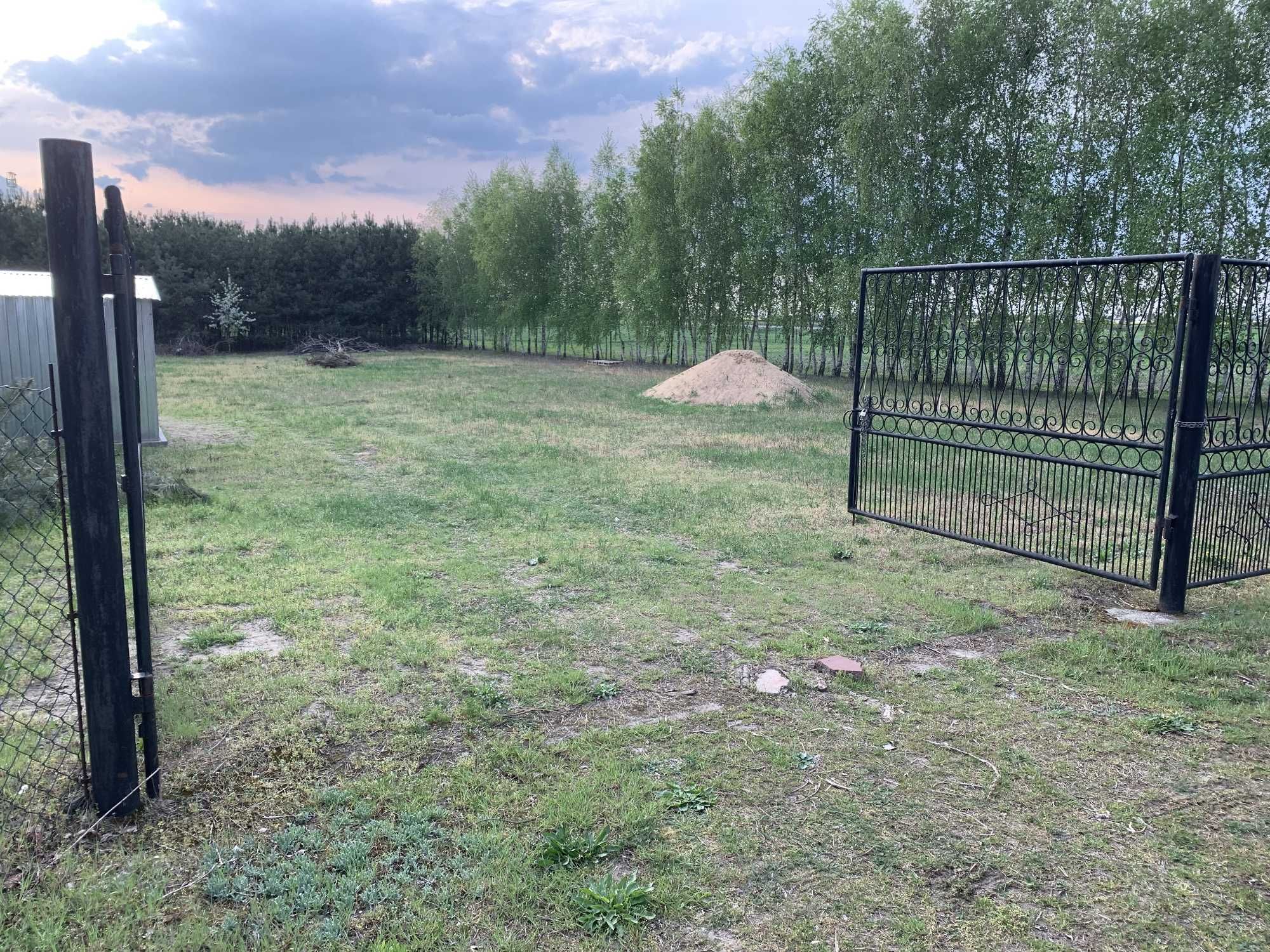 Działka z lasem i stawem