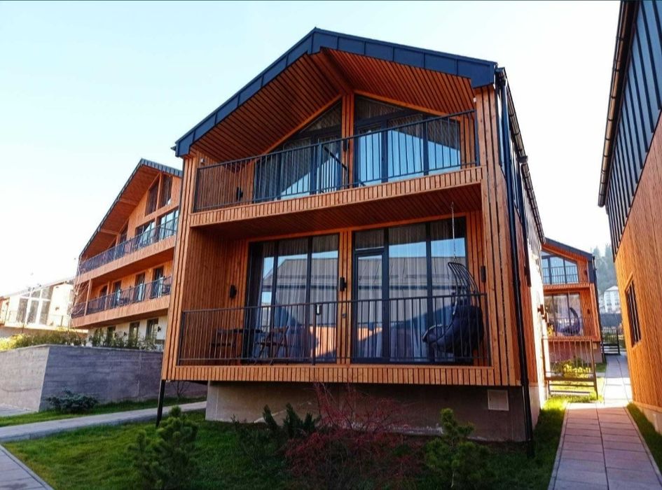 Терміново Котедж у Поляниці -Фенікс- (Буковель)