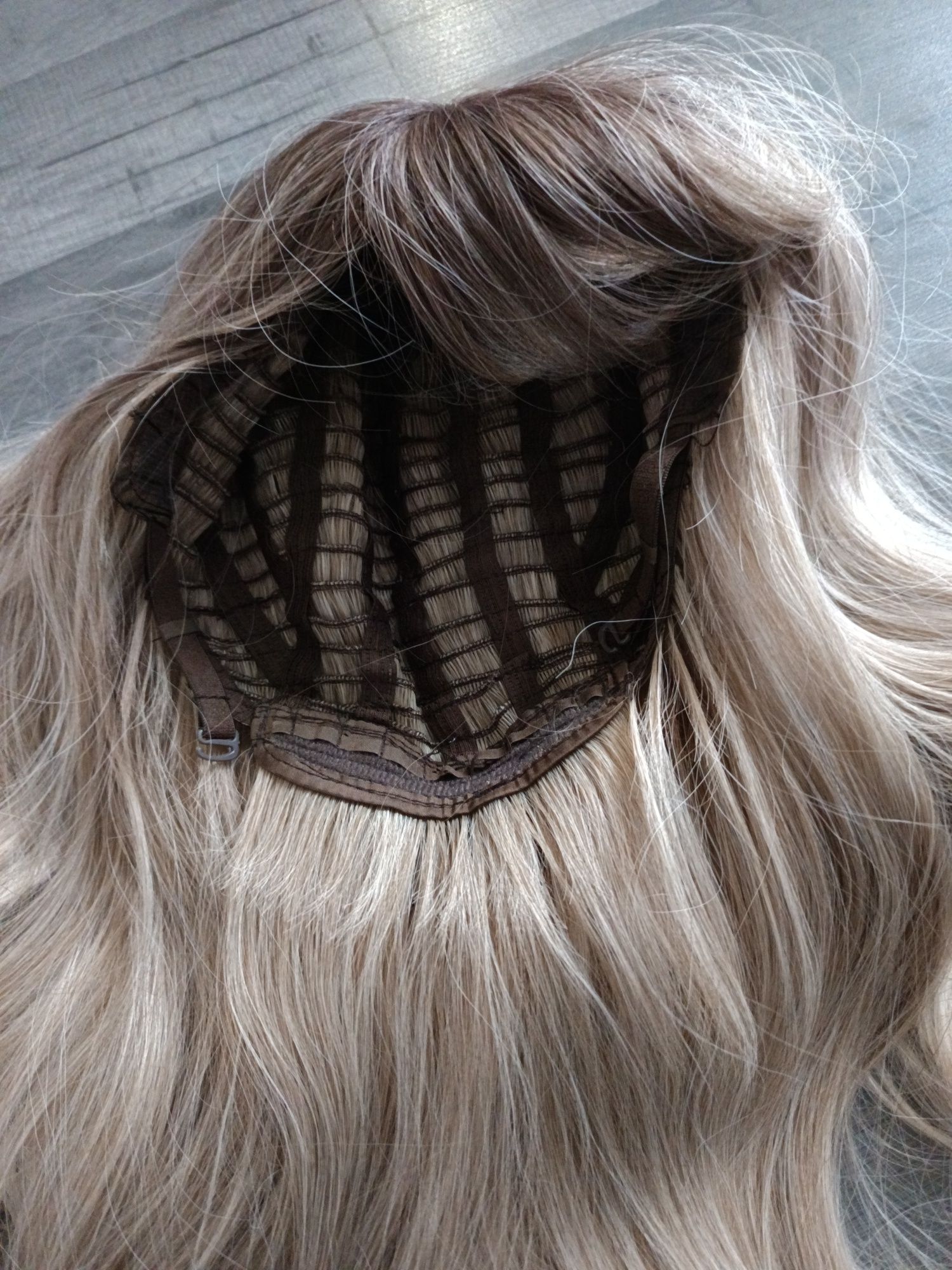 Peruka Blond ombre 64-70 cm