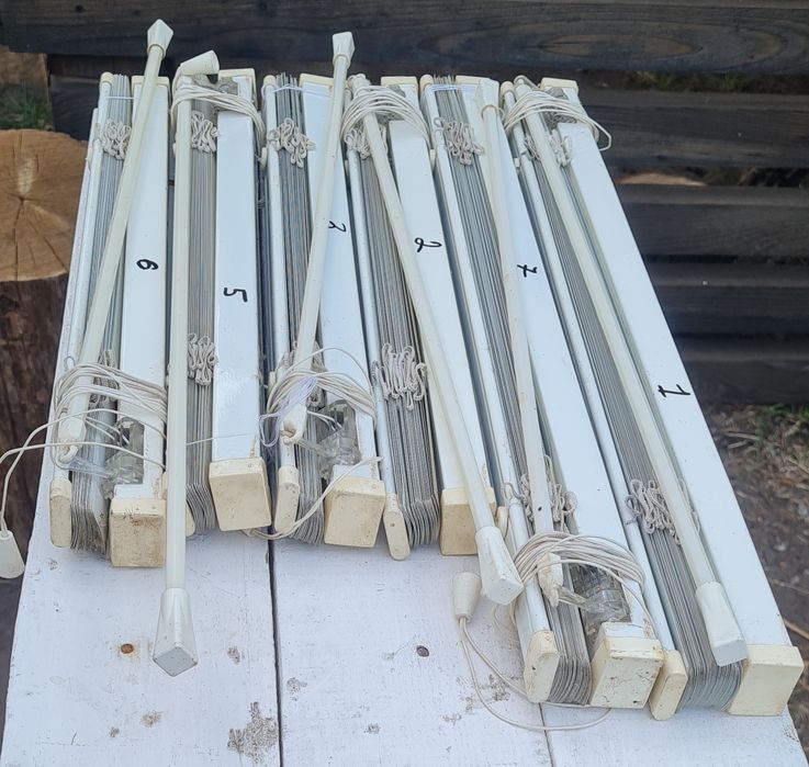 Жалюзі білого кольору