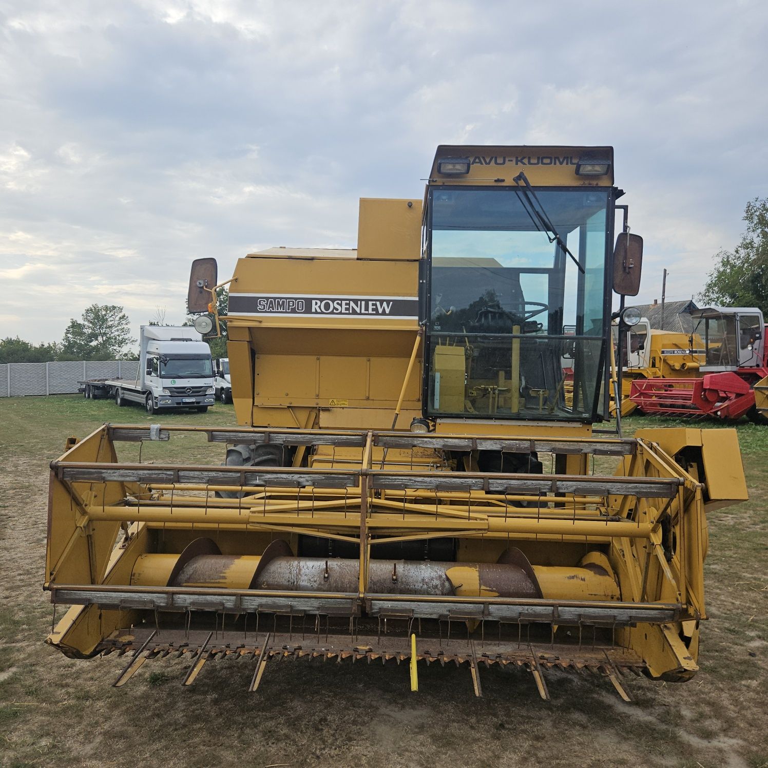 Комбайн зерно збиральний Sampo 600 680 690 з Фінляндії
