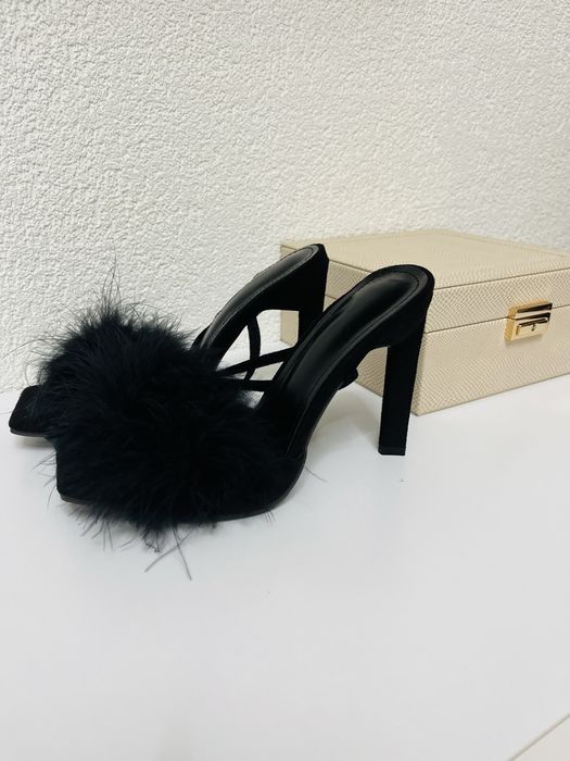 Дуже зручні нові босоніжки з хутром розмір 39