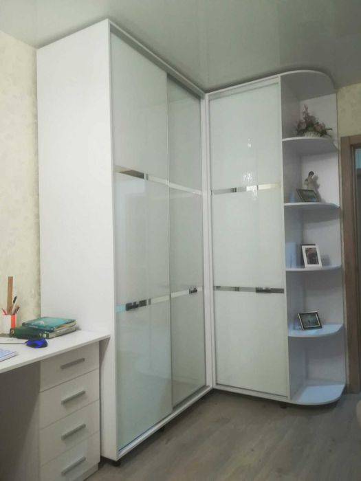 Угловой шкаф. Идеальный вариант.