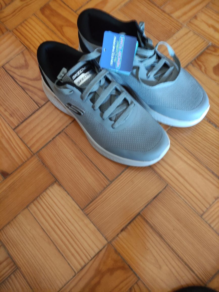 Sapatilhas Novas  Skechers