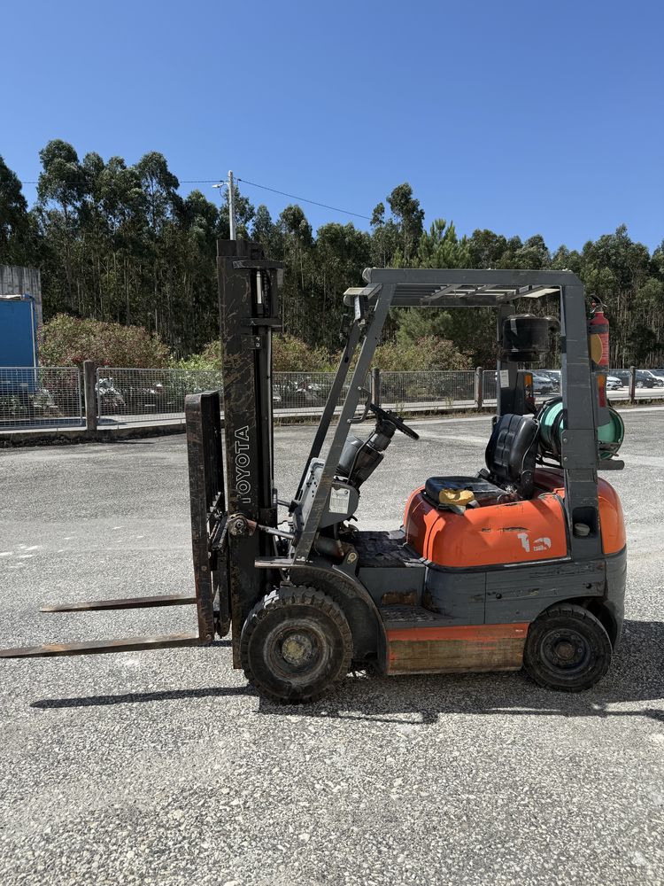 Empilhador 1500kg - gás