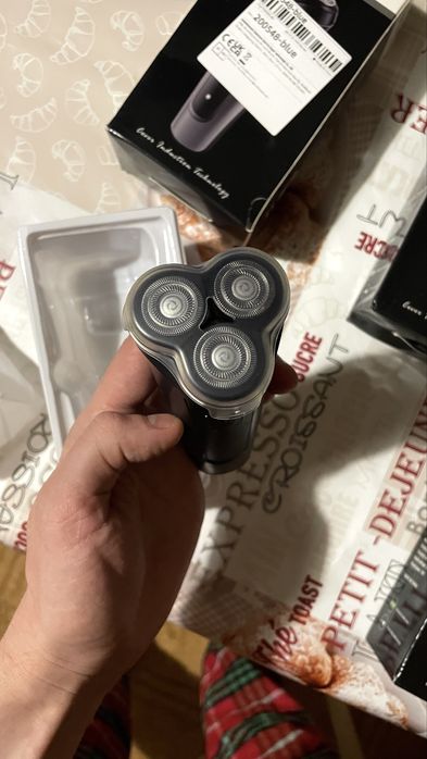 Розпродаж!!Бюджетна Електробритва balashov 4D touch