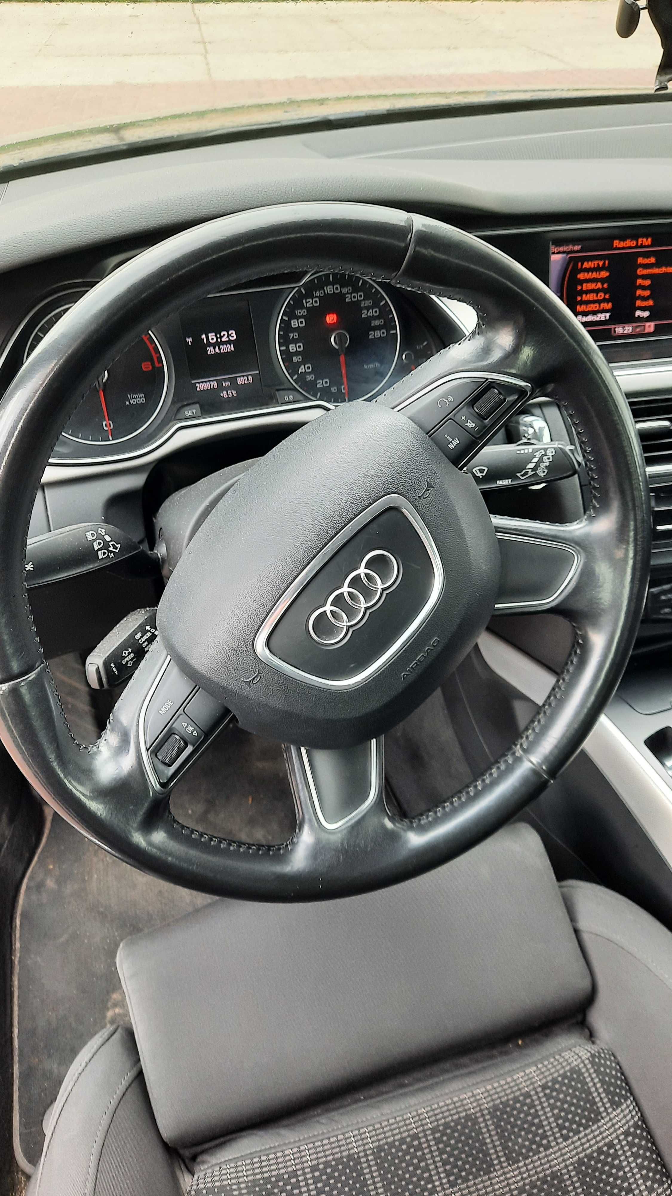 Audi A4 B8 2.0 kombi czarny 2012r