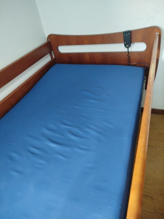 Vendo cama elétrica articulada