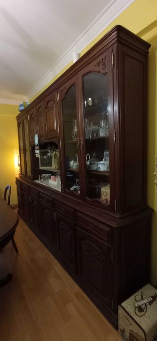 Móvel de sala em madeira maciça