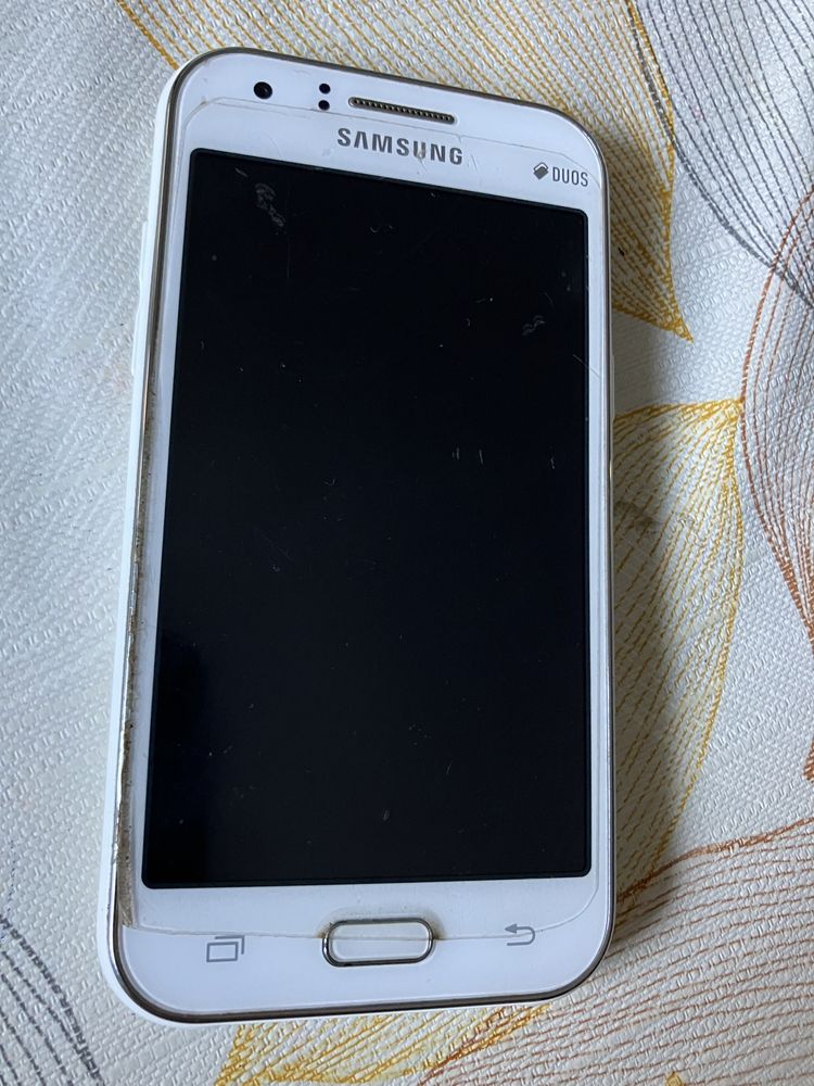 Telefon Samsung Galaxy J1, smartfon