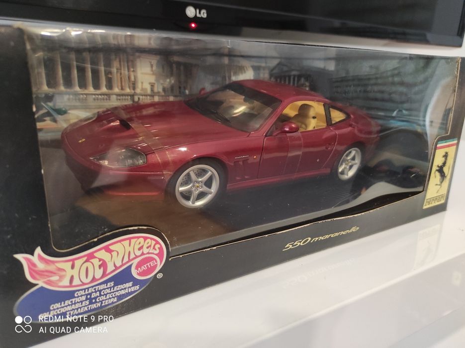 1:18 Ferrri 550 maranello hotwheels carro colecao