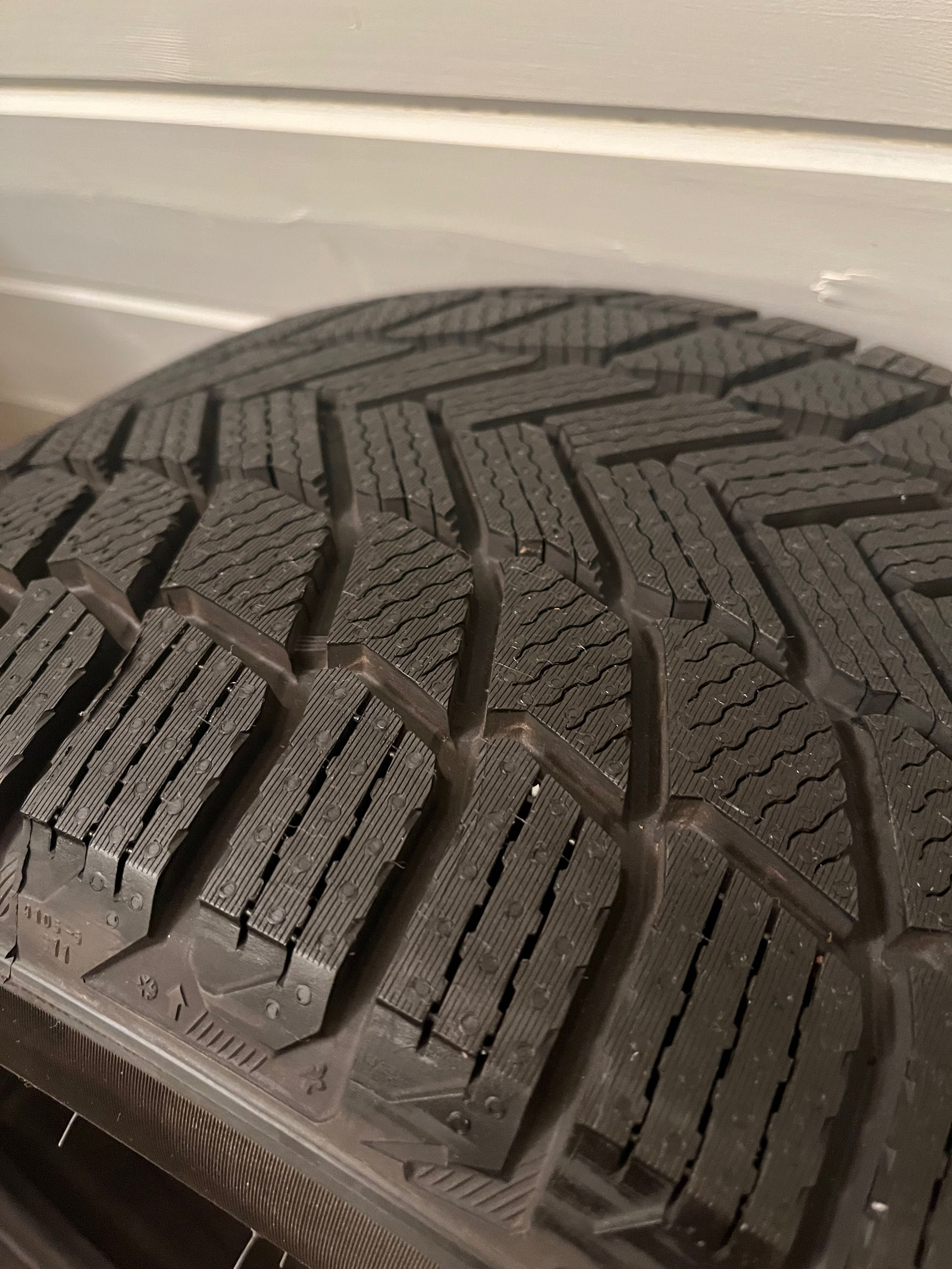 Michelin X-ICE Snow SUV 285/40 R20, zestaw 2 opony